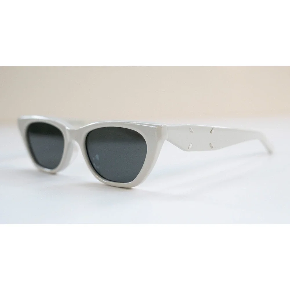 Authentic‎ Gentle Monster x Maison Margiela Paris - MM208 Light Grey Sunglasses